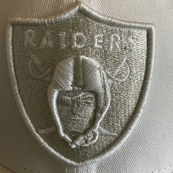NWT.  Raiders hat, white - Picture 3 of 8